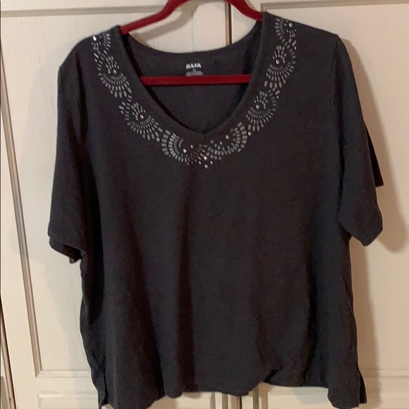 Alia Tops - V-neck t-shirt in 2X